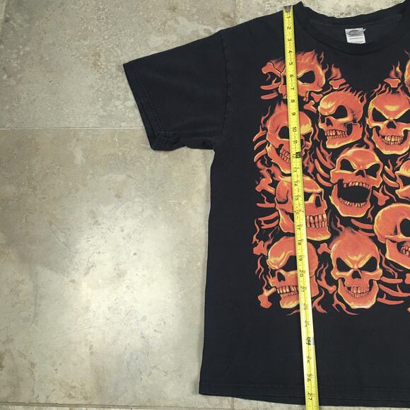 Y2K Liquid Blue Flame Skulls Pile T Shirt Mens Large Tee Grunge Fire Vintage - Picture 10 of 13